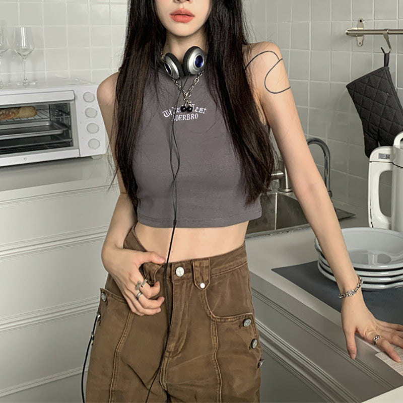 Kvinne Crop Top med Høy Krage og Diskret Logo Skjora