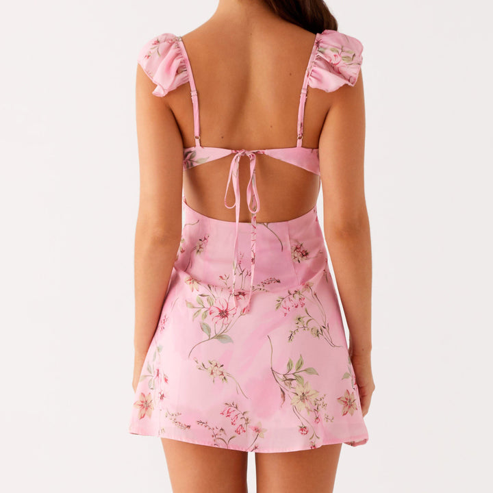 Dame sommerkjole med ruffle-detaljer og blomsterdesign Skjora