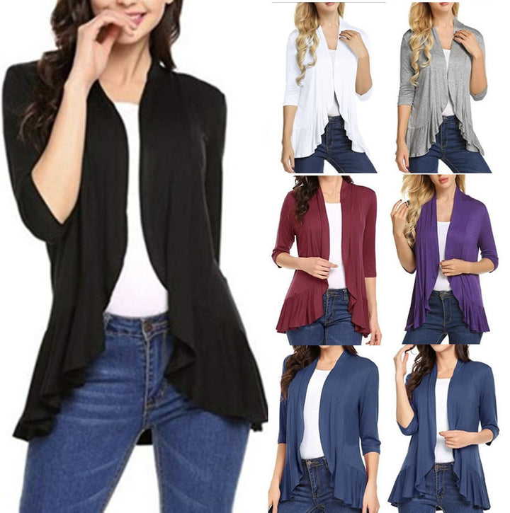 Kvinnelig Fashionable Cardigan med Asymmetrisk Snitt og Smigrende Detaljer Skjora