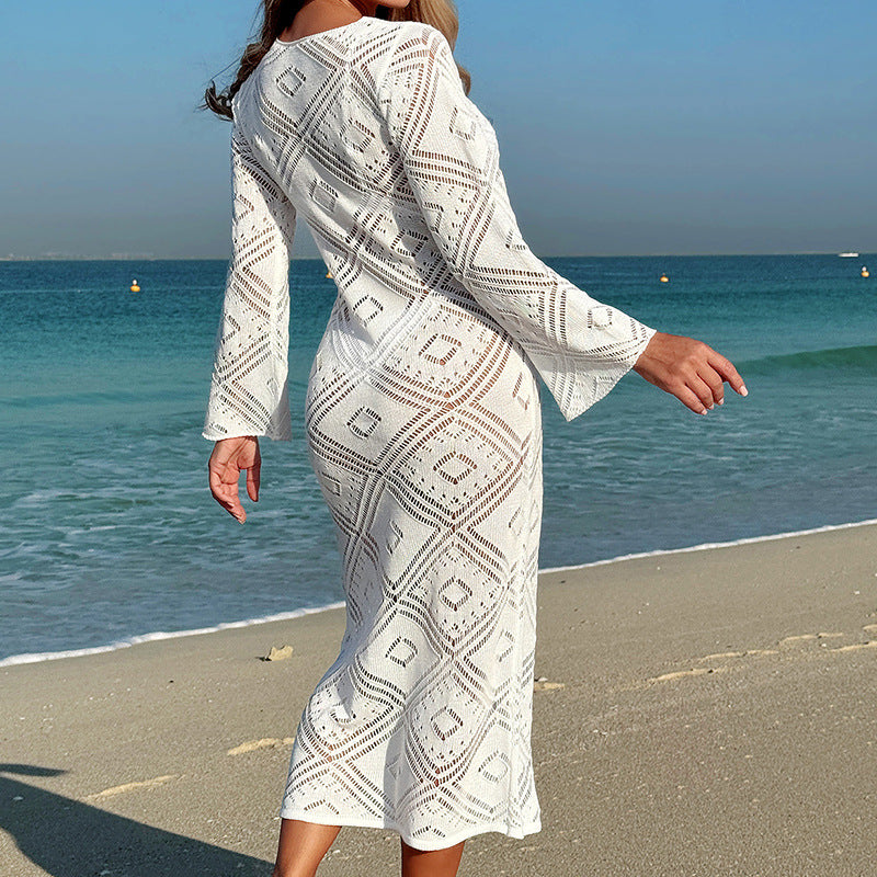 Damen Häkel-Strandkleid mit weit ausgestellten Ärmeln und geometrischem Muster Skjora