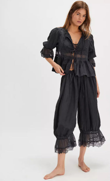 Damer luftig og elegant culotte med spiss dekorasjon Skjora