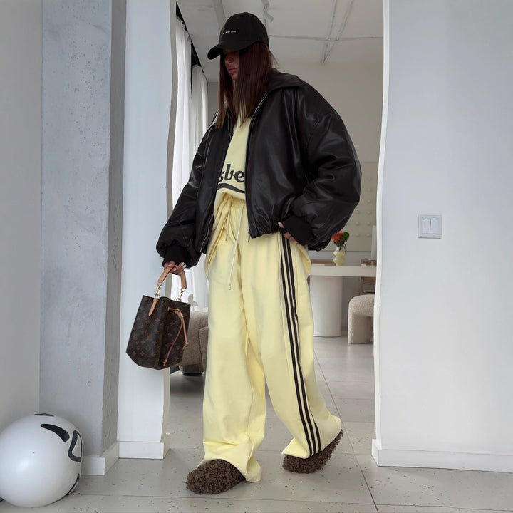 Kvinne casual joggedress med vid design og fargede detaljer Skjora
