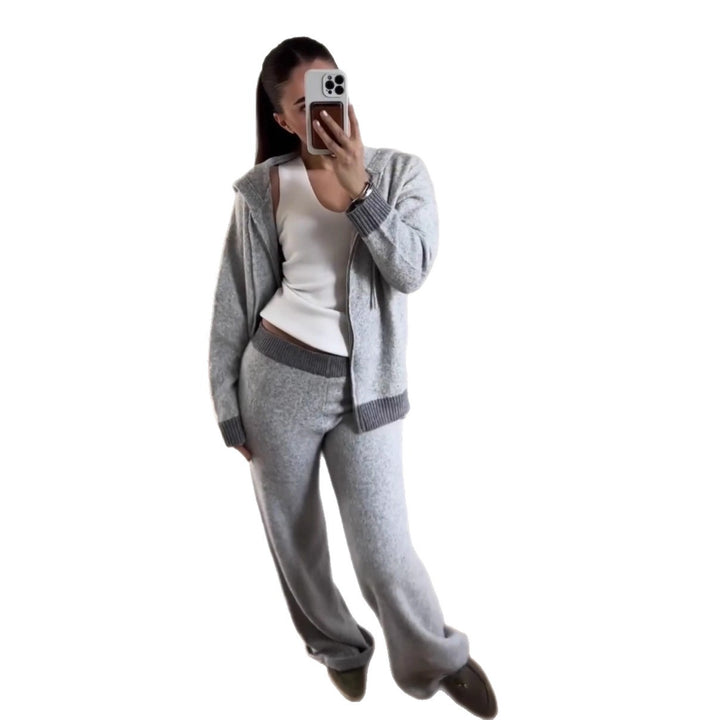 Kvinnens koselige strikkede jumpsuit i en avslappet passform med glidelås Skjora