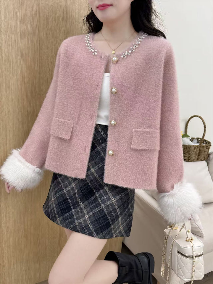 Damer elegant cardigan med perledekorasjon og fluffy ermer Skjora
