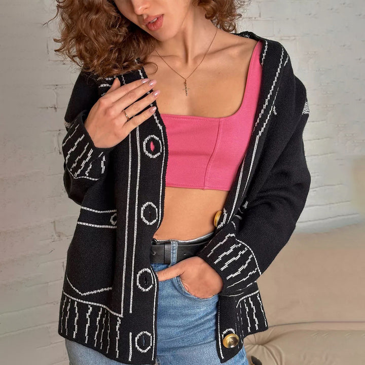 Damer løsstrikket cardigan med detaljert design og store knapper Skjora