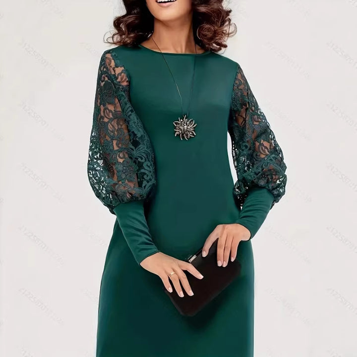 Dame elegant kjole med spissermer og figursydd snitt Skjora