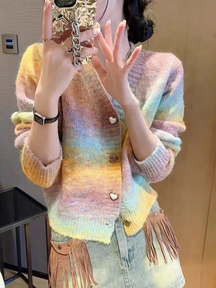 Kvinnens cardigan med gradient og hjerteformede knapper Skjora