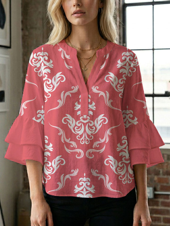 Damebluse med vakker blomstermønster Skjora