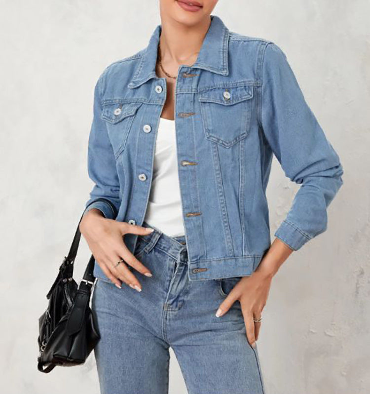 Kvinnes denimjakke i et klassisk-modernes design med en tilpasset silhuett Skjora