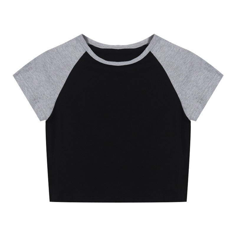 Dame crop top med kontrasterende ermer og komfortabel bomullsblanding