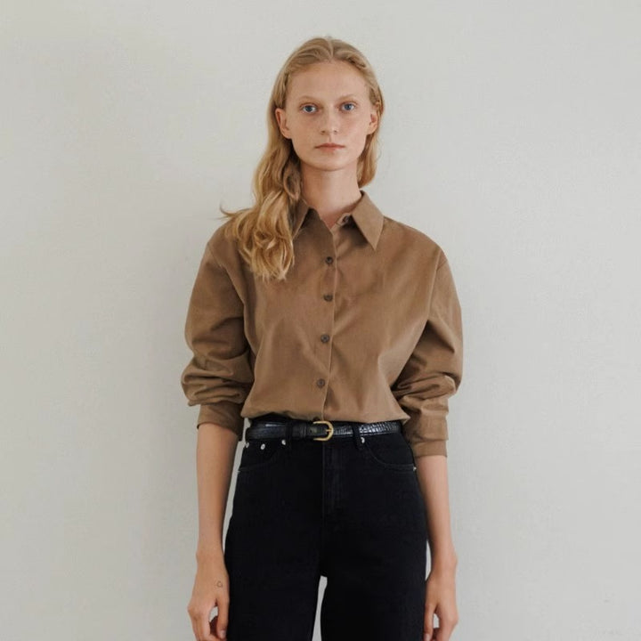 Damer Elegant og løs bluse med smal krage Skjora