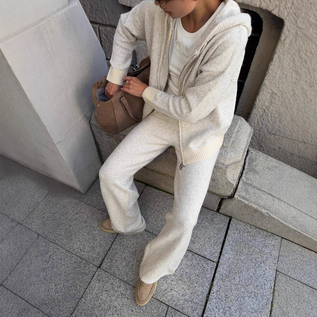 Kvinnens koselige strikkede jumpsuit i en avslappet passform med glidelås Skjora