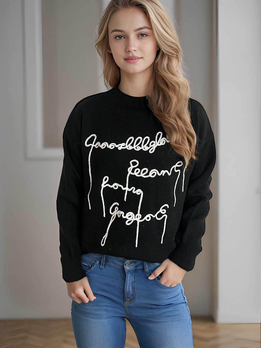 Kvinnes koselige oversized genser med kunstnerisk trykk Skjora