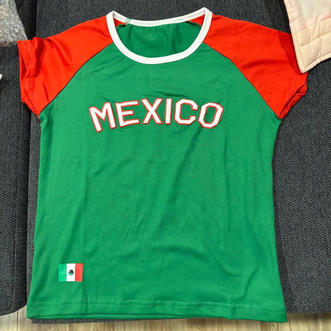 Women's relaxed sport T-shirt with Mexico design and colorful sleeves Skjora