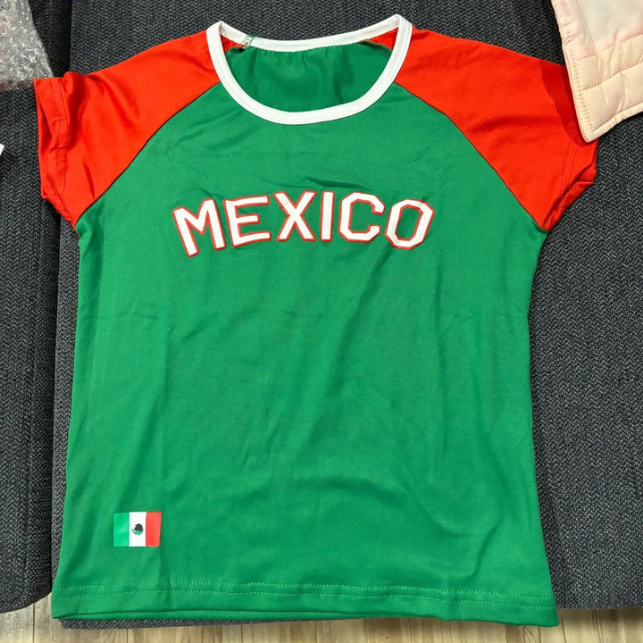 Women's relaxed sport T-shirt with Mexico design and colorful sleeves Skjora