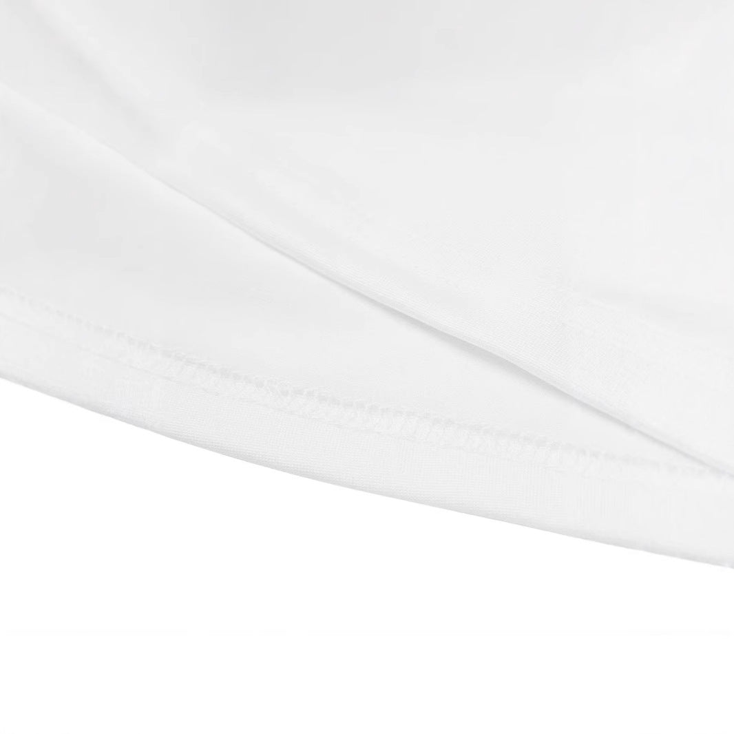 Dame Crop-T-skjorte med kreativt motiv og smal passform Skjora