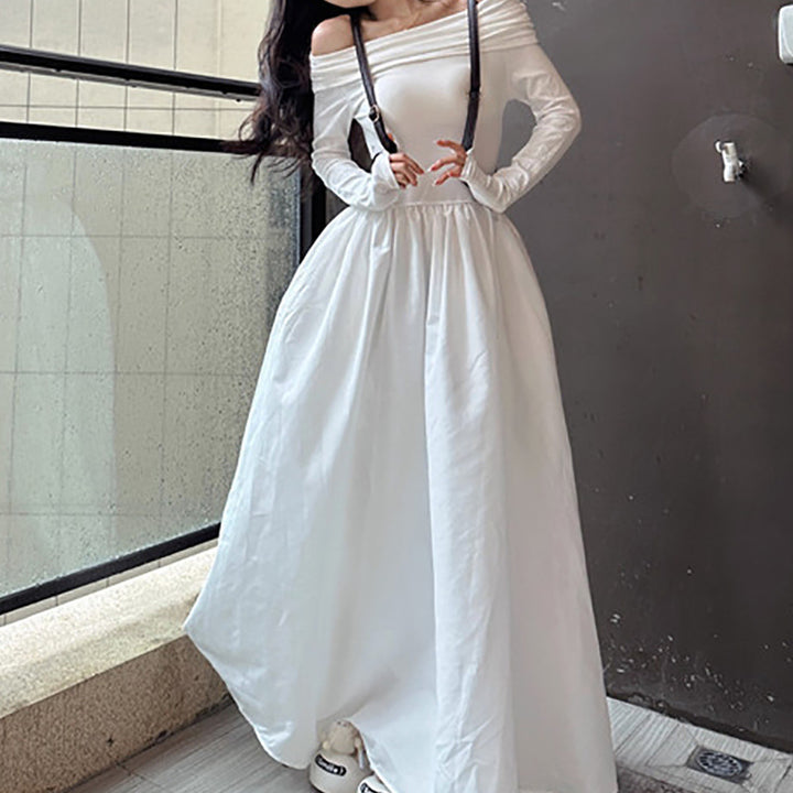 Kvinne elegant av-shoulder maxi kjole med moderne stropp detaljer Skjora