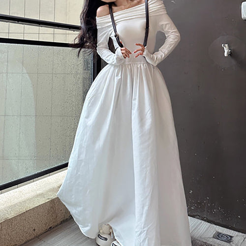 Kvinne elegant av-shoulder maxi kjole med moderne stropp detaljer Skjora
