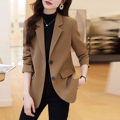 Kvinnes stilige blazer med klassisk snitt og elegante detaljer Skjora