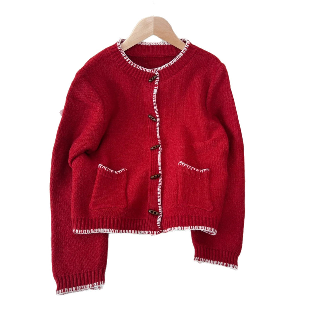 Kvinnens klassiske cardigan med kontrasterende sømmer og lommer Skjora