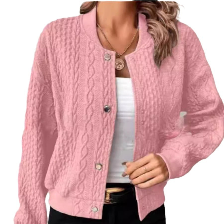 Kvinnens cardigan med elegant flette strikk mønster og trykknapp lukking Skjora