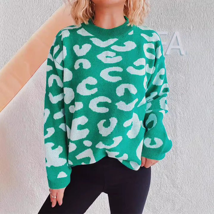 Damer komfortabel oversized genser med moderne leopardmønster og rund hals Skjora