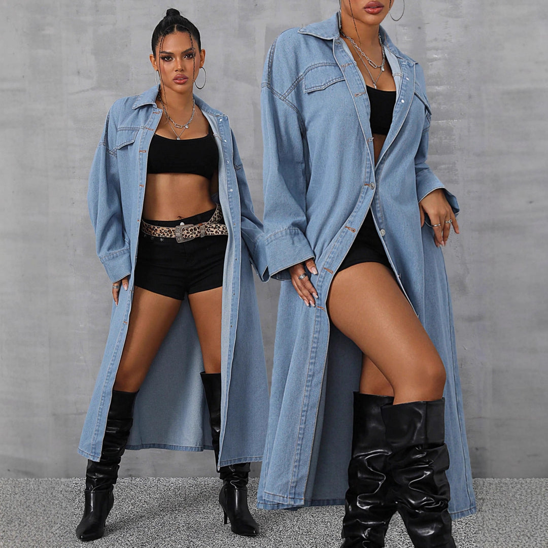 Dame denim maxi jakke i en avslappet oversized passform med behagelige trykknapper og praktiske lommer Skjora
