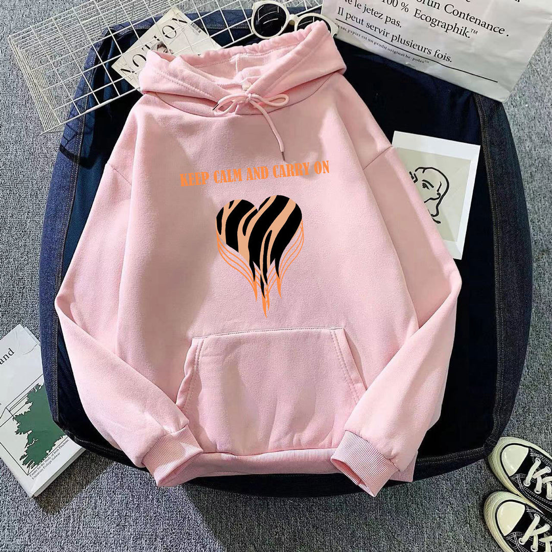 Damen Kapuzenpullover mit trendigem Herzdesign und gemütlicher Passform Skjora