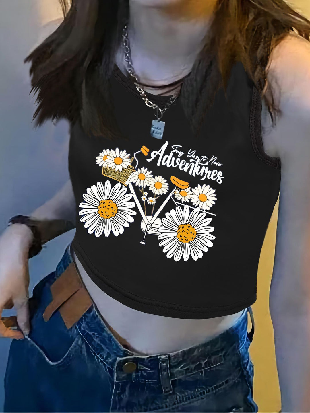 Dame Crop-Top med iøynefallende trykk og kroppsnær passform Skjora