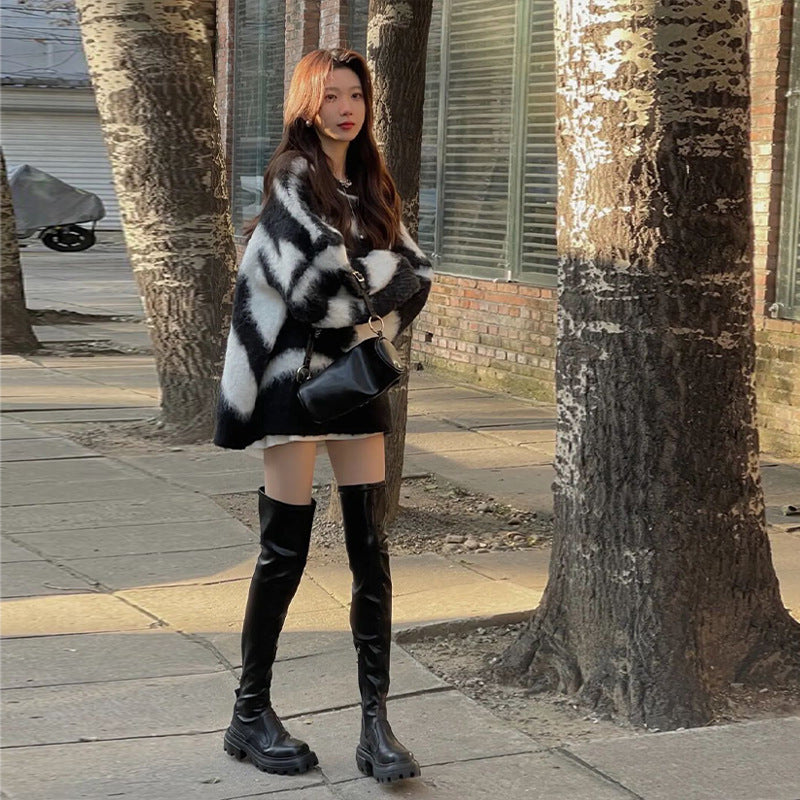 Dames oversized genser med moderne mønstertekstur og avslappet snitt Skjora