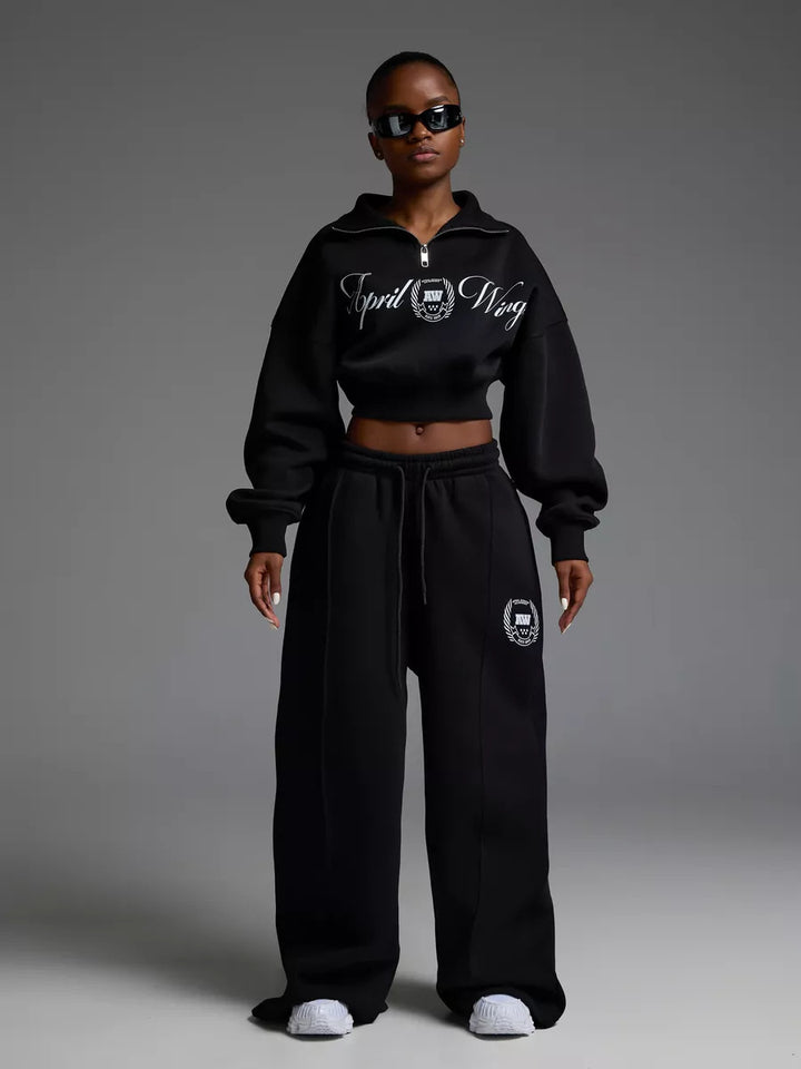 Kvinnelig cropped sweatshirt og løs jogger sett Skjora