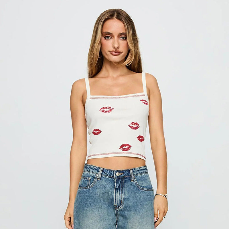 Dame tanktop med grafisk leppe-mønster og tettsittende snitt Skjora
