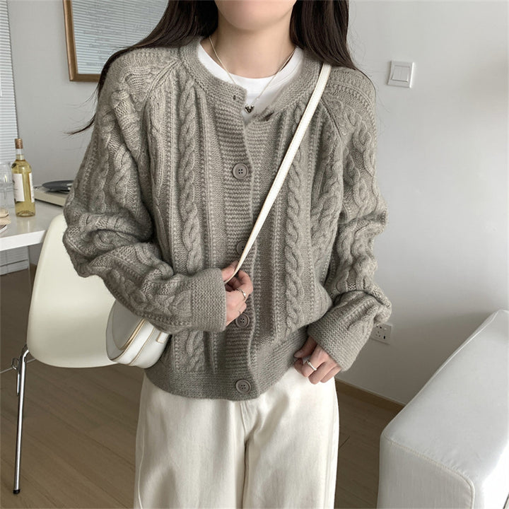Damer chunky strikk cardigan med kabelmønster og vide ermer Skjora