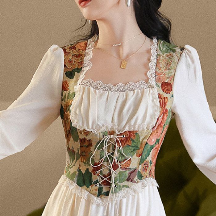 Kvinne Elegant Kveldsdrakt med Blomster Top og Lange Ermer