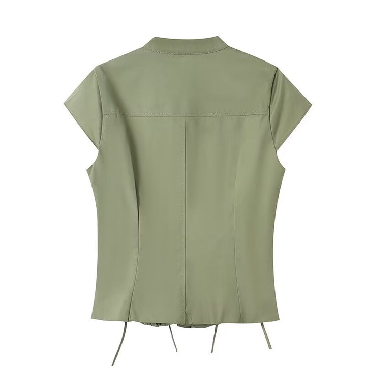Dame kortermet bluse med elegant samle og praktiske lommer Skjora