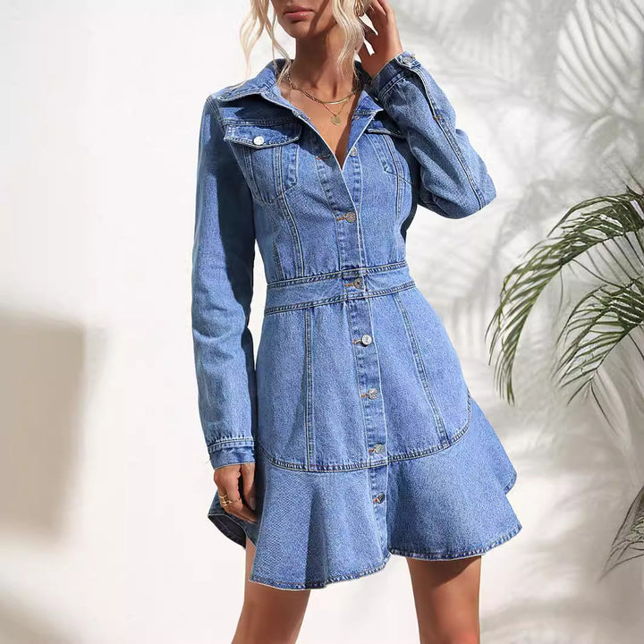 Dame Jeanskjole i moderne denim-stil med svingende kant og figurvennlig silhuett Skjora
