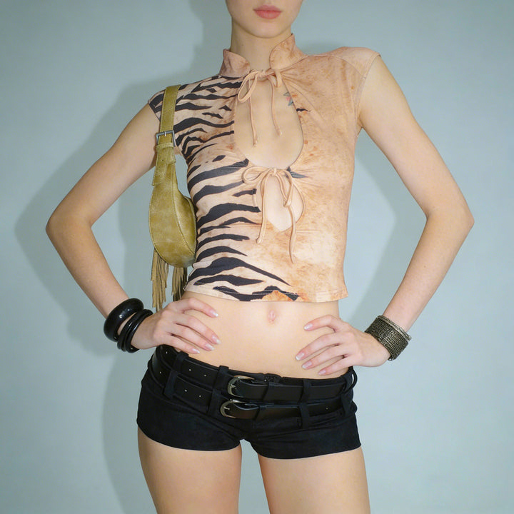 Dame Figurtilpasset Korteermet Overdel med Halterneck og asymmetrisk Design Bluse