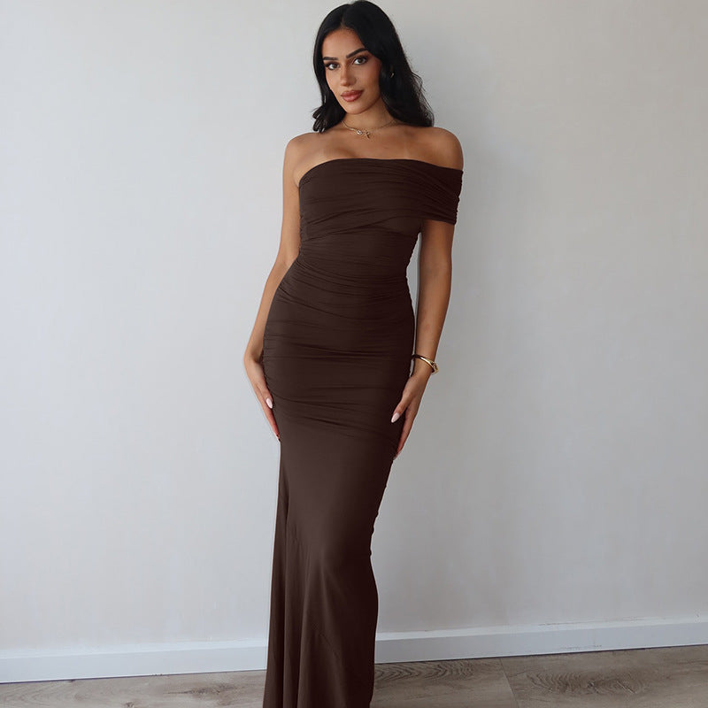 Dame maxikjole med off-shoulder design og tettsittende snitt Skjora