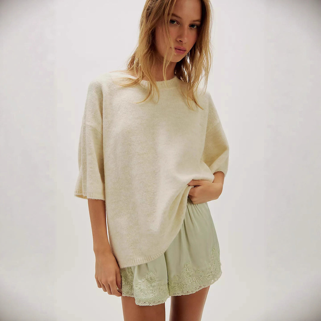 Dames Oversized Trui met Elegante Netmouwen en Delicaat Borduursel Patroon Skjora