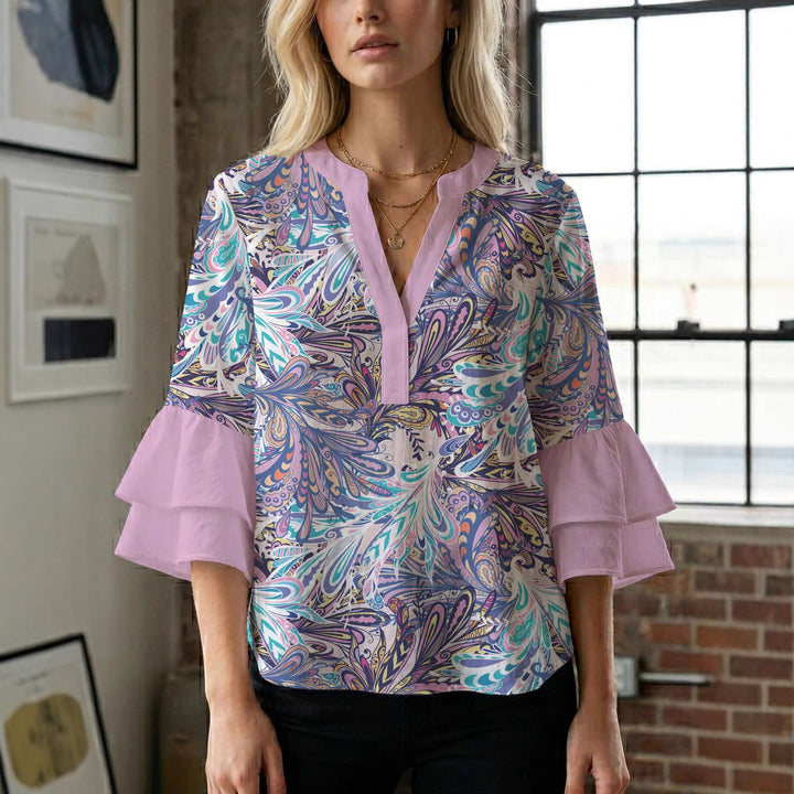 Damebluse med vakker blomstermønster Skjora