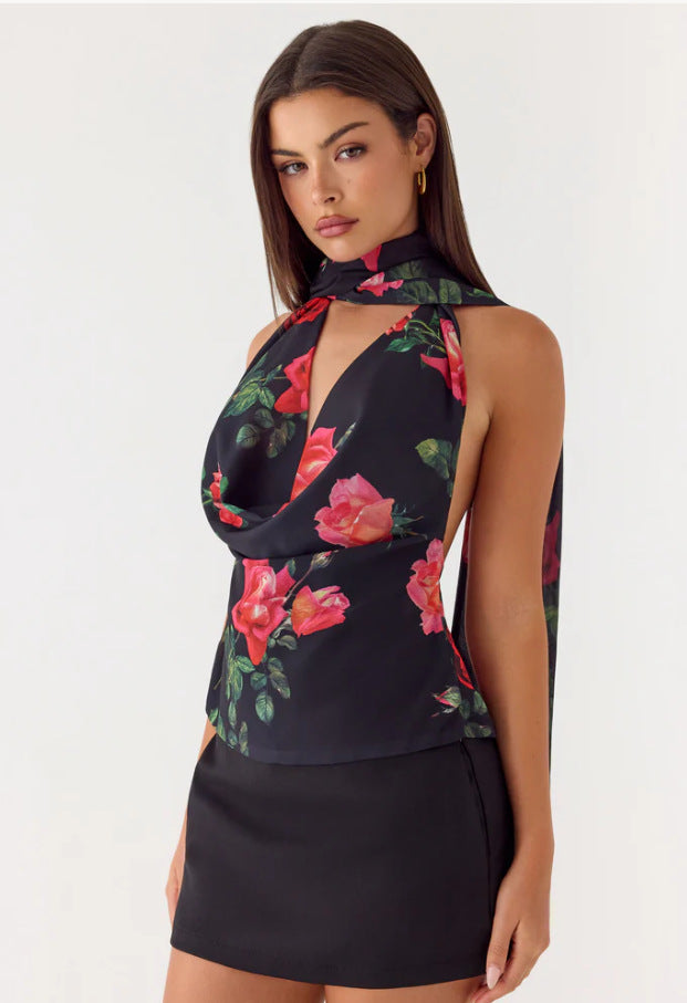Damen Elegantes Chiffon-Top mit floralem Halsband und tiefem Ausschnitt Skjora