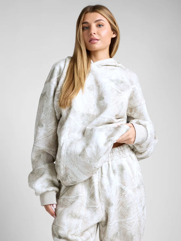 Kvinnelig Oversized hettegenser i kamuflasjedesign Skjora