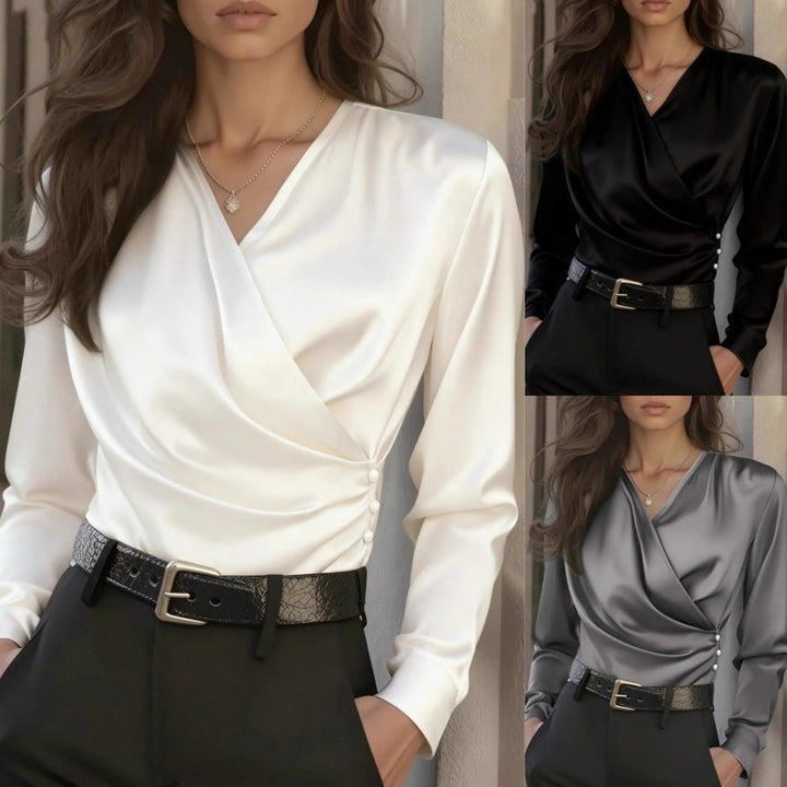Kvinnes elegant omslagsbluse med knappedetaljer Skjora