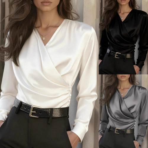 Kvinnes elegant omslagsbluse med knappedetaljer Skjora
