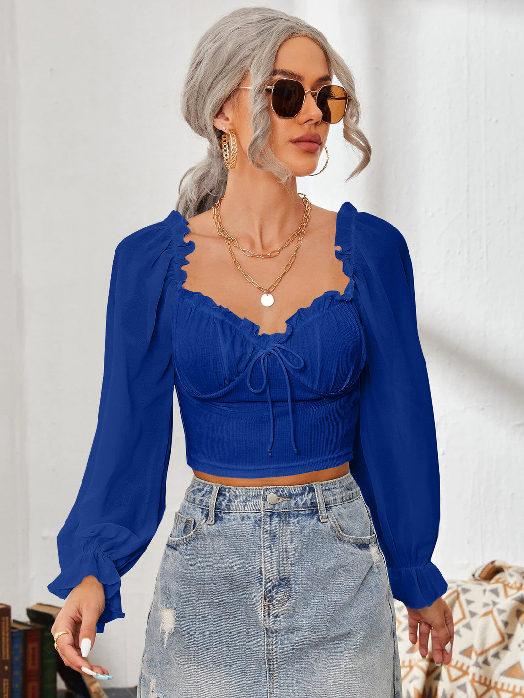 Dame Cropped-bluse med volanger og elegante puff-ermer Skjora