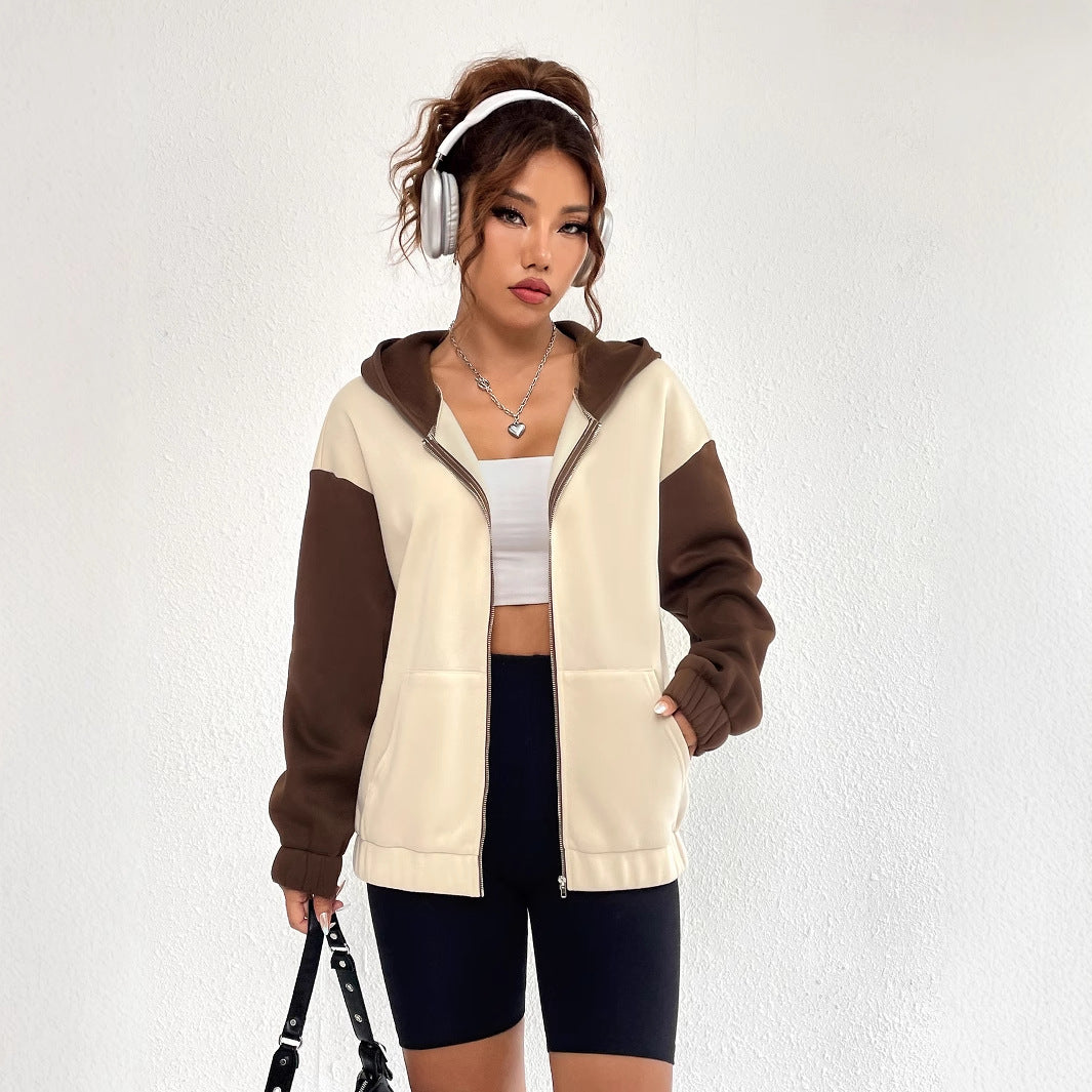 Dame casual sweatshirt jakke med kontrasterende ermer og hette Skjora