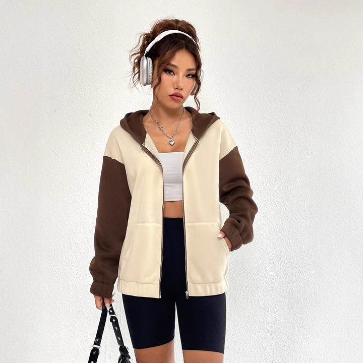 Dame casual sweatshirt jakke med kontrasterende ermer og hette Skjora