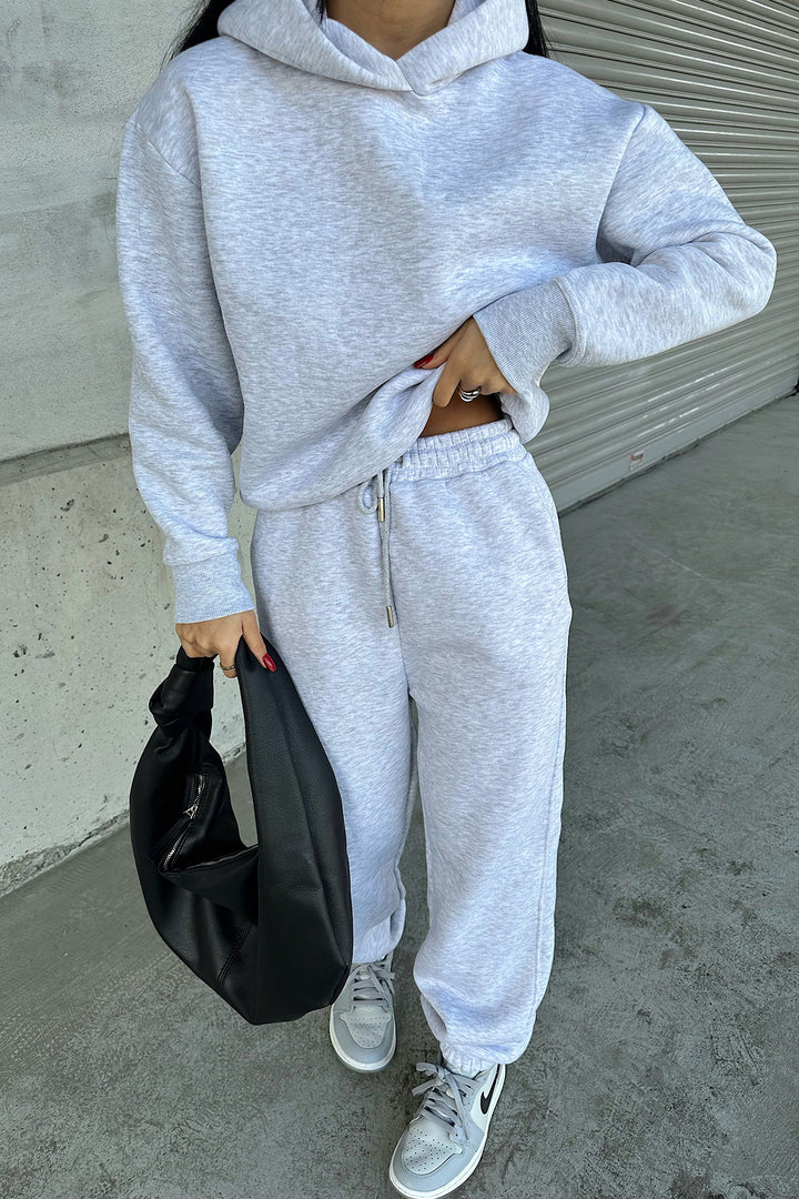 Kvinnelig Sporty Hettegenser med Elegant Snitt Skjora