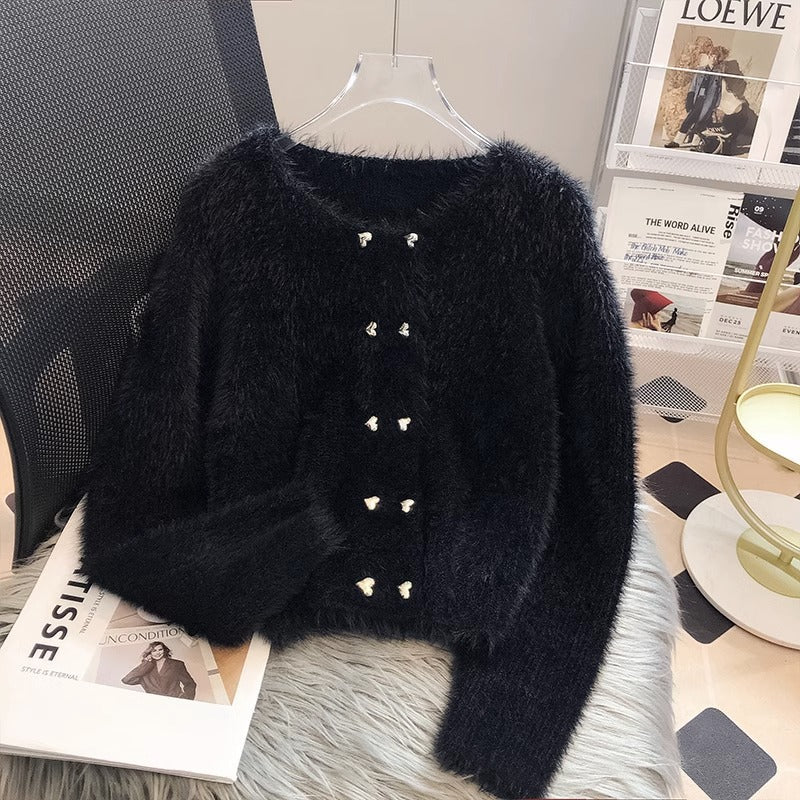 Kvinnes Fluffy Cardigan med Hjerteknapper Skjora