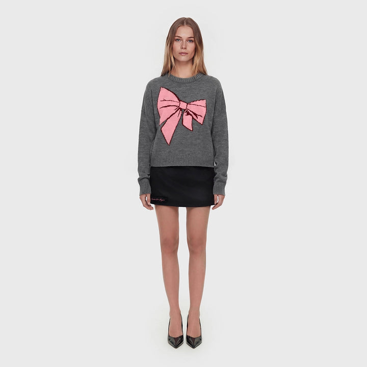 Kvinnesweater med slående bue-motiv og komfortabel passform Skjora